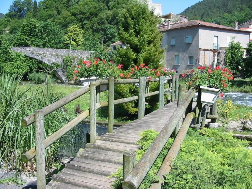 Bed and Breakfast Aux Quatre Saisons Axat Exterior foto