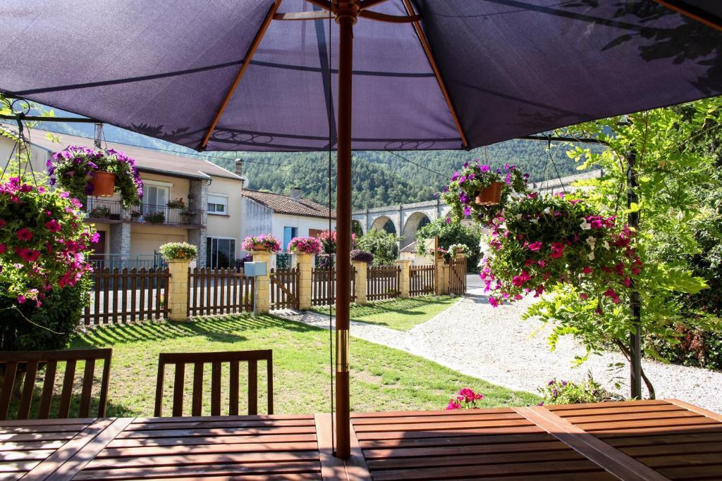 Bed and Breakfast Aux Quatre Saisons Axat Exterior foto