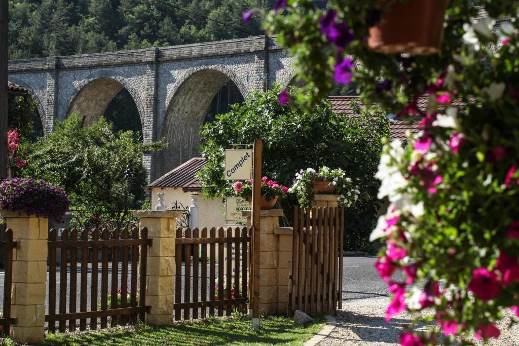 Bed and Breakfast Aux Quatre Saisons Axat Exterior foto