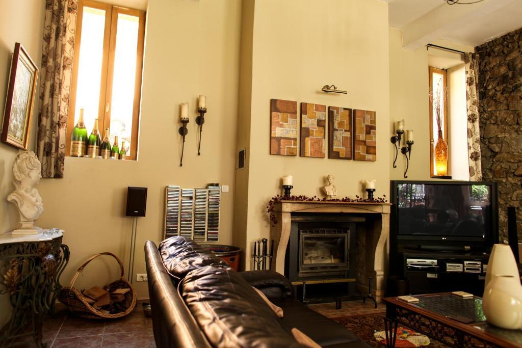 Bed and Breakfast Aux Quatre Saisons Axat Exterior foto